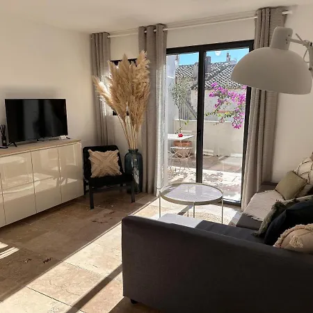 Appartements 3 étoiles terrasse ou patio intra-muros Aigues-Mortes Esterno foto