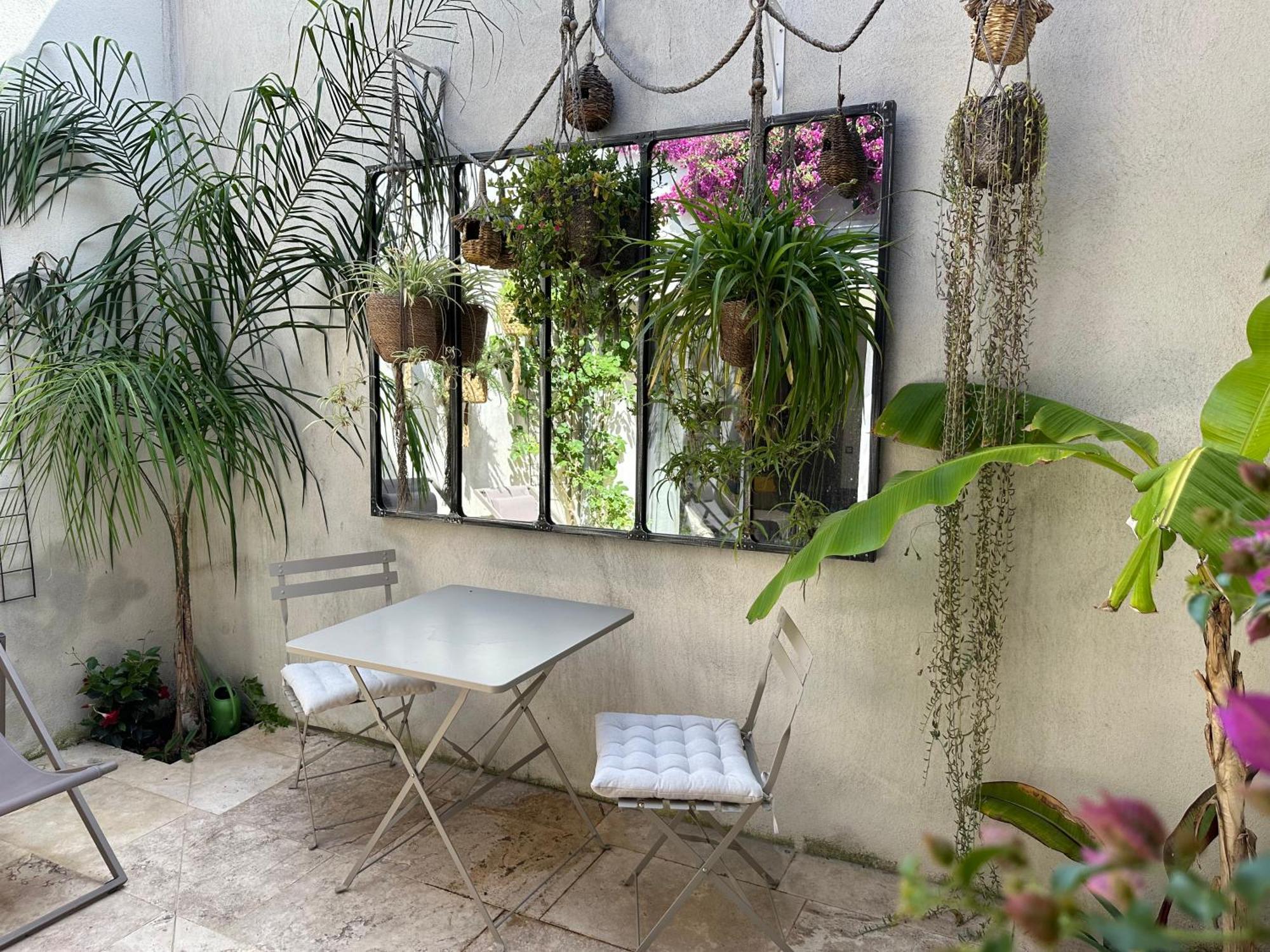 3 Etoiles Terrasse Ou Patio Intra-muros